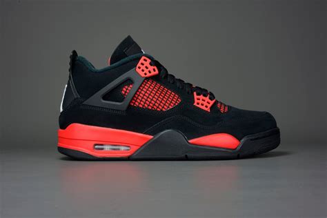 nike jordan rood met zwart|jordan 4 thunder sneaker.